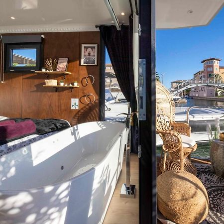 Escale Royale Frejus Hotel ภายนอก รูปภาพ