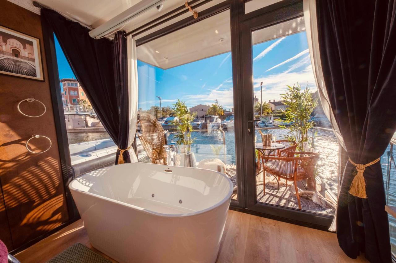 Escale Royale Frejus Hotel ภายนอก รูปภาพ
