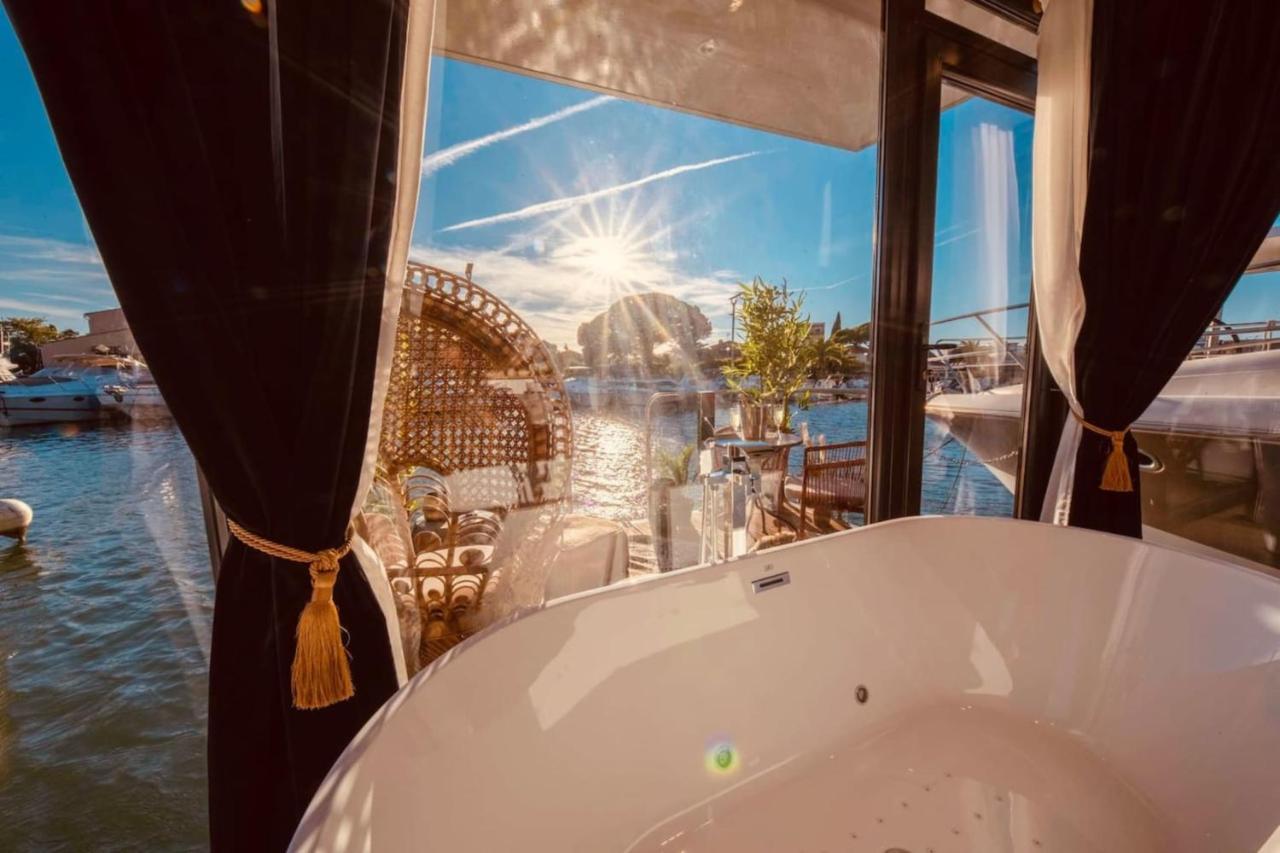 Escale Royale Frejus Hotel ภายนอก รูปภาพ