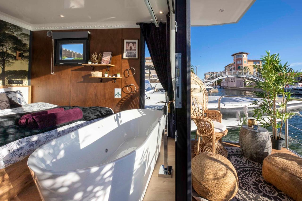 Escale Royale Frejus Hotel ภายนอก รูปภาพ