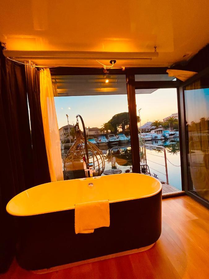Escale Royale Frejus Hotel ภายนอก รูปภาพ