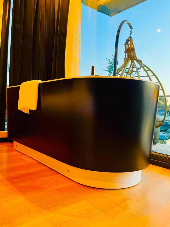Escale Royale Frejus Hotel ภายนอก รูปภาพ