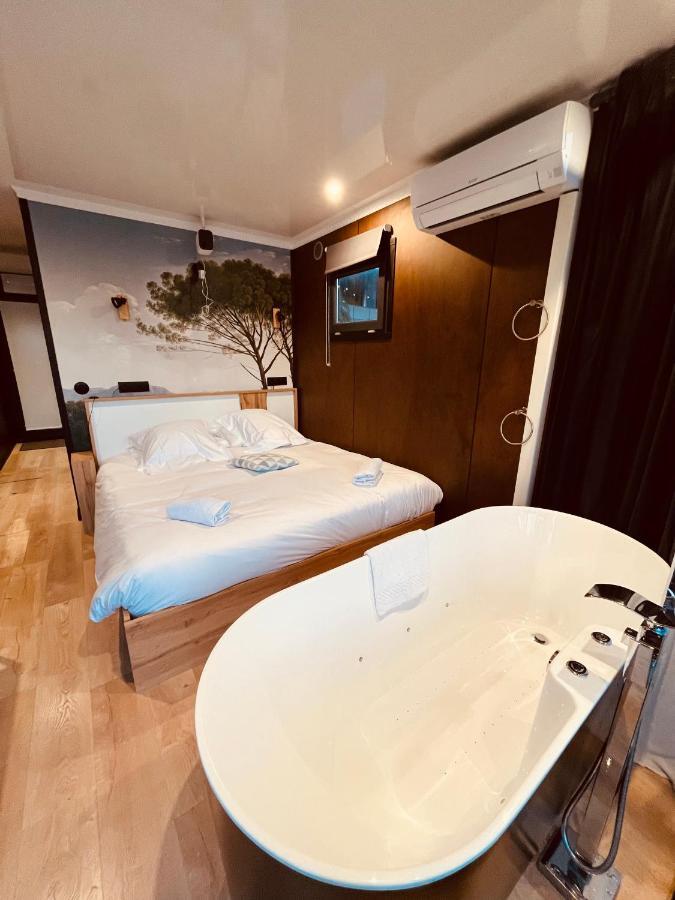 Escale Royale Frejus Hotel ภายนอก รูปภาพ
